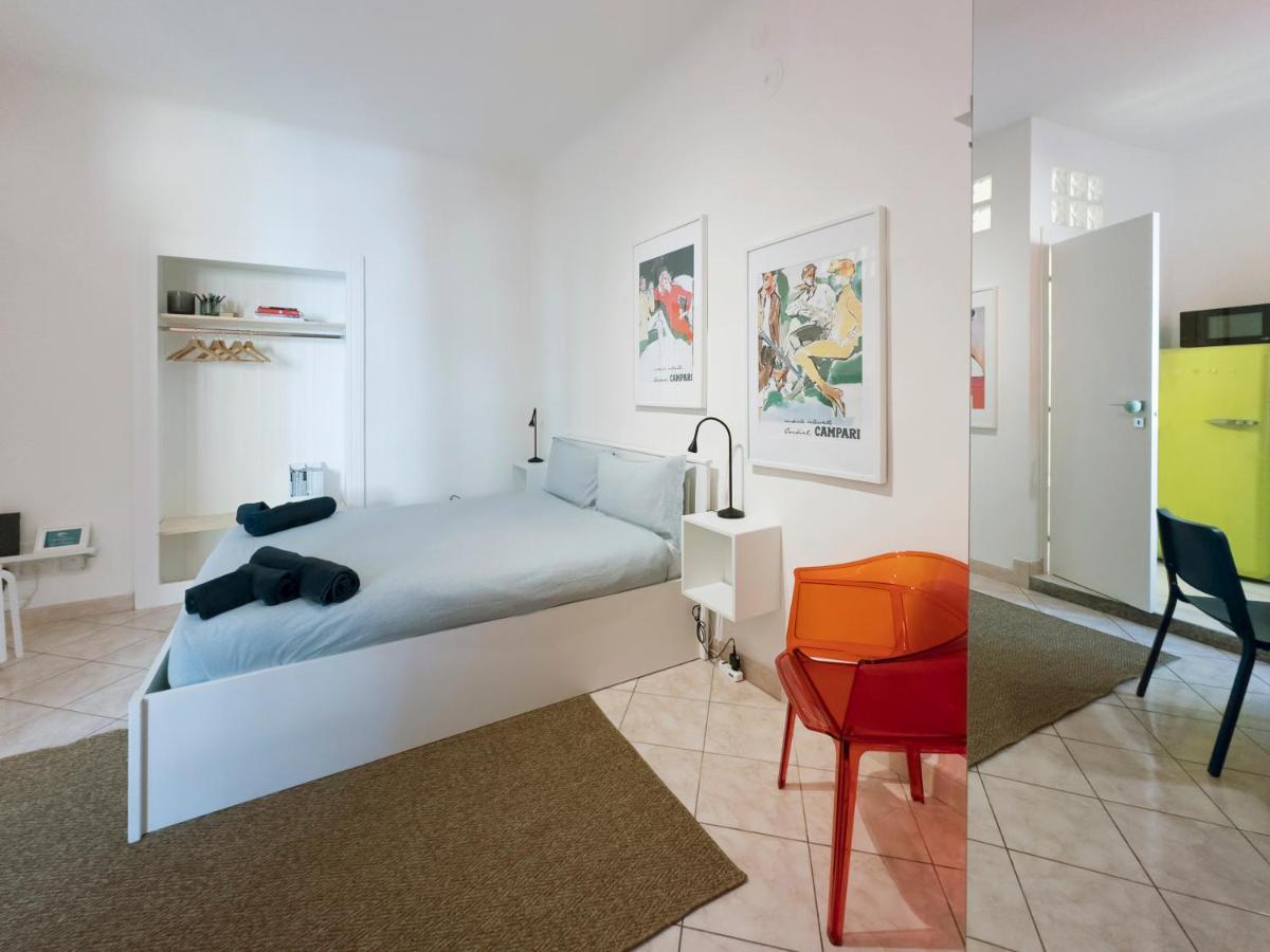 Xenia Apartments - Stylish Colorful Apt- Upbeat & Well-Connected Area Milan Bagian luar foto