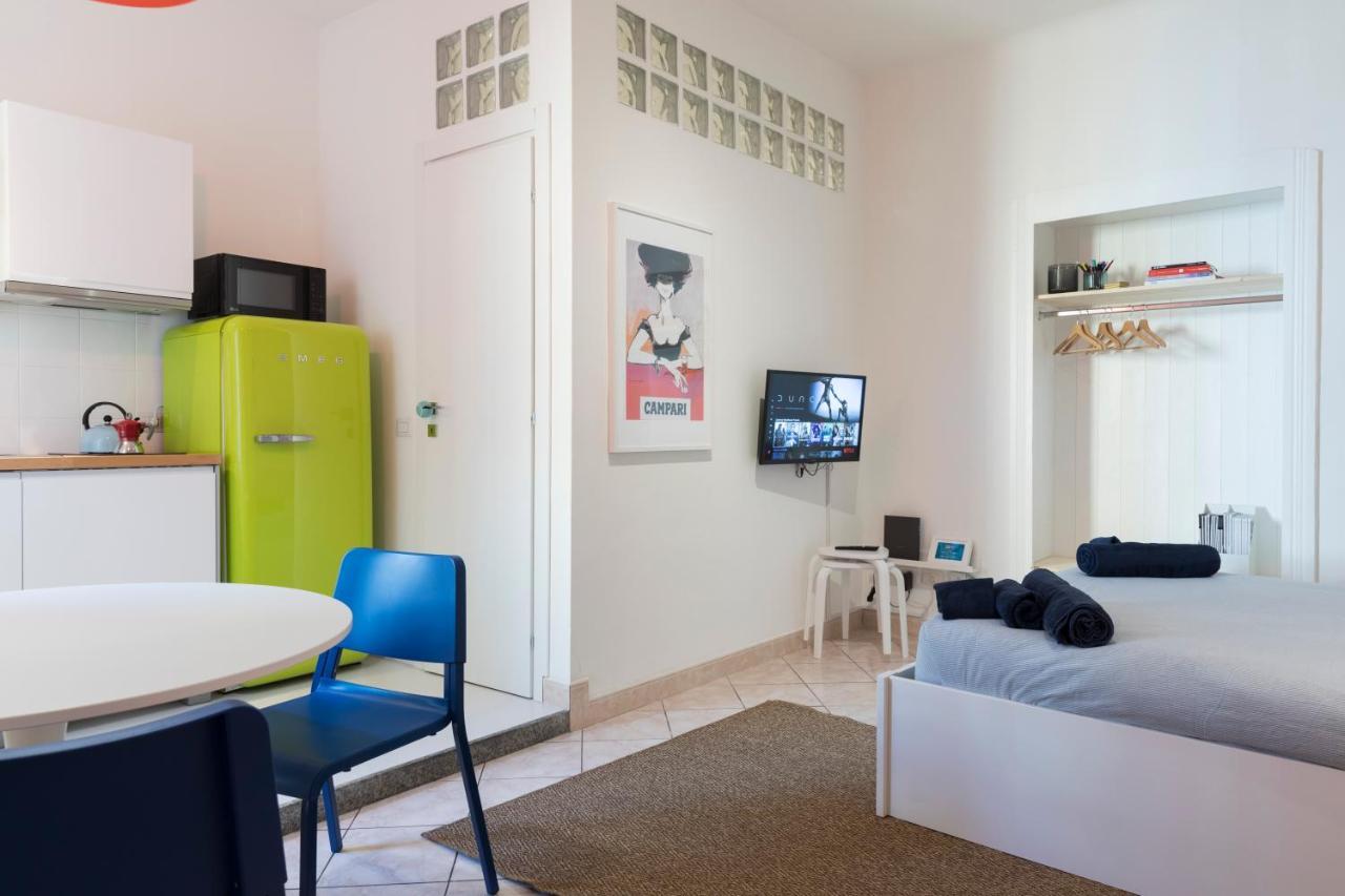 Xenia Apartments - Stylish Colorful Apt- Upbeat & Well-Connected Area Milan Bagian luar foto