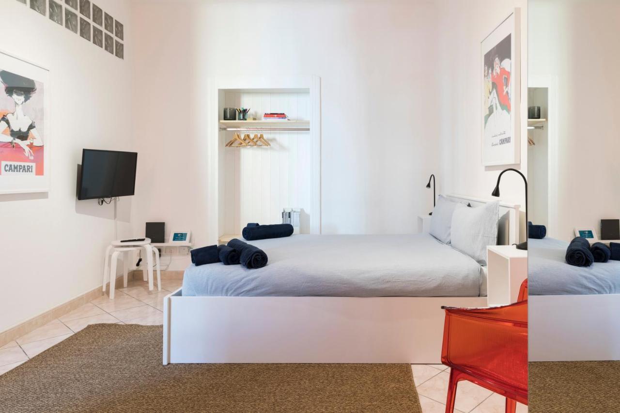 Xenia Apartments - Stylish Colorful Apt- Upbeat & Well-Connected Area Milan Bagian luar foto